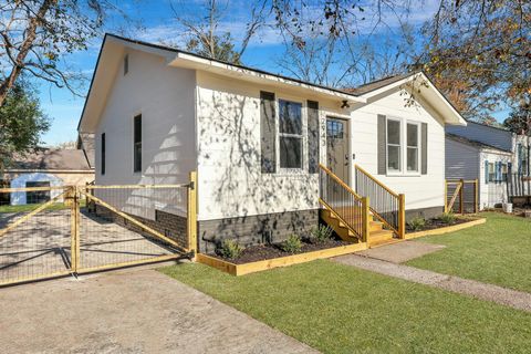 A home in North Charleston