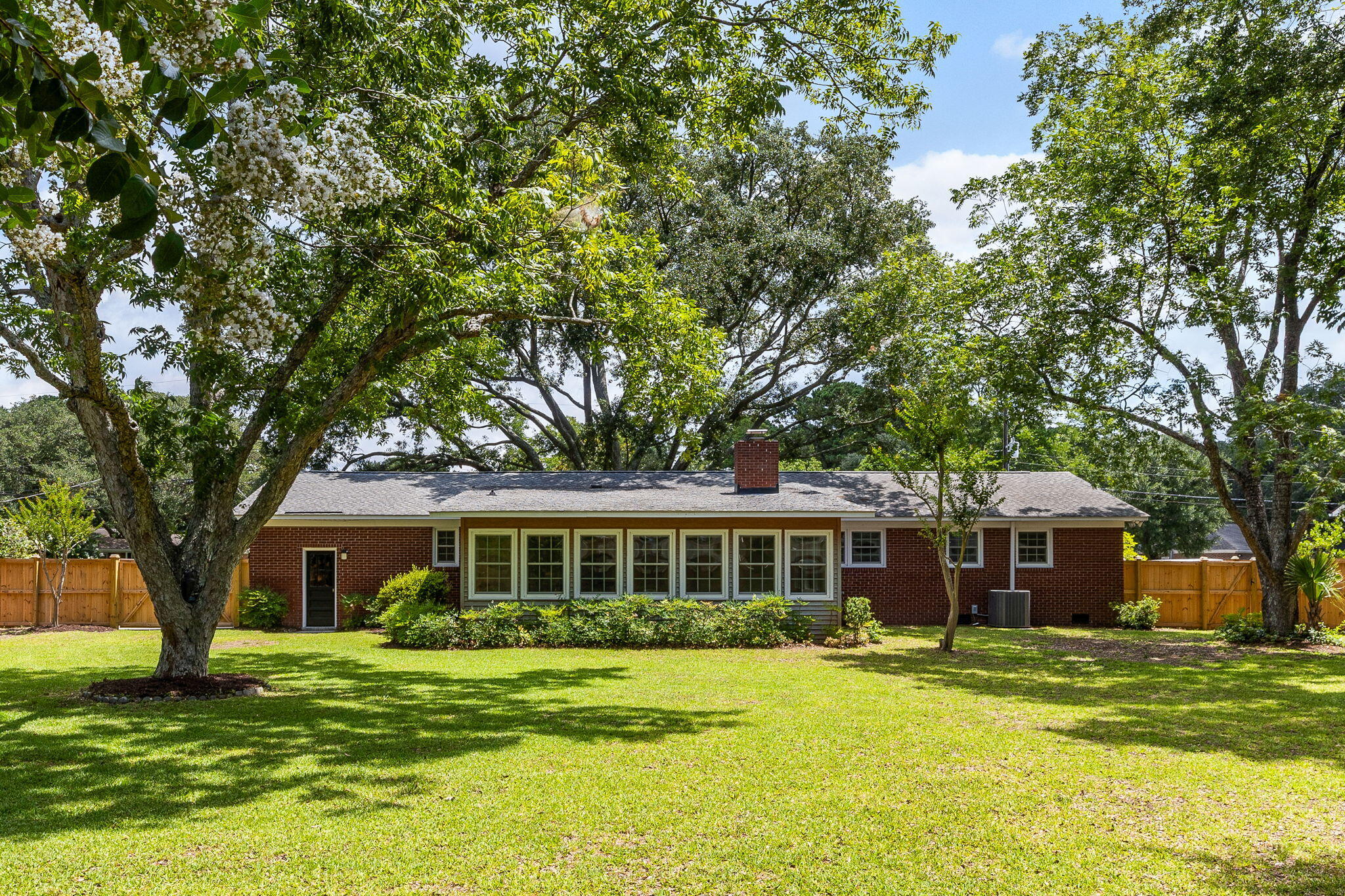 1335 Old Colony Road