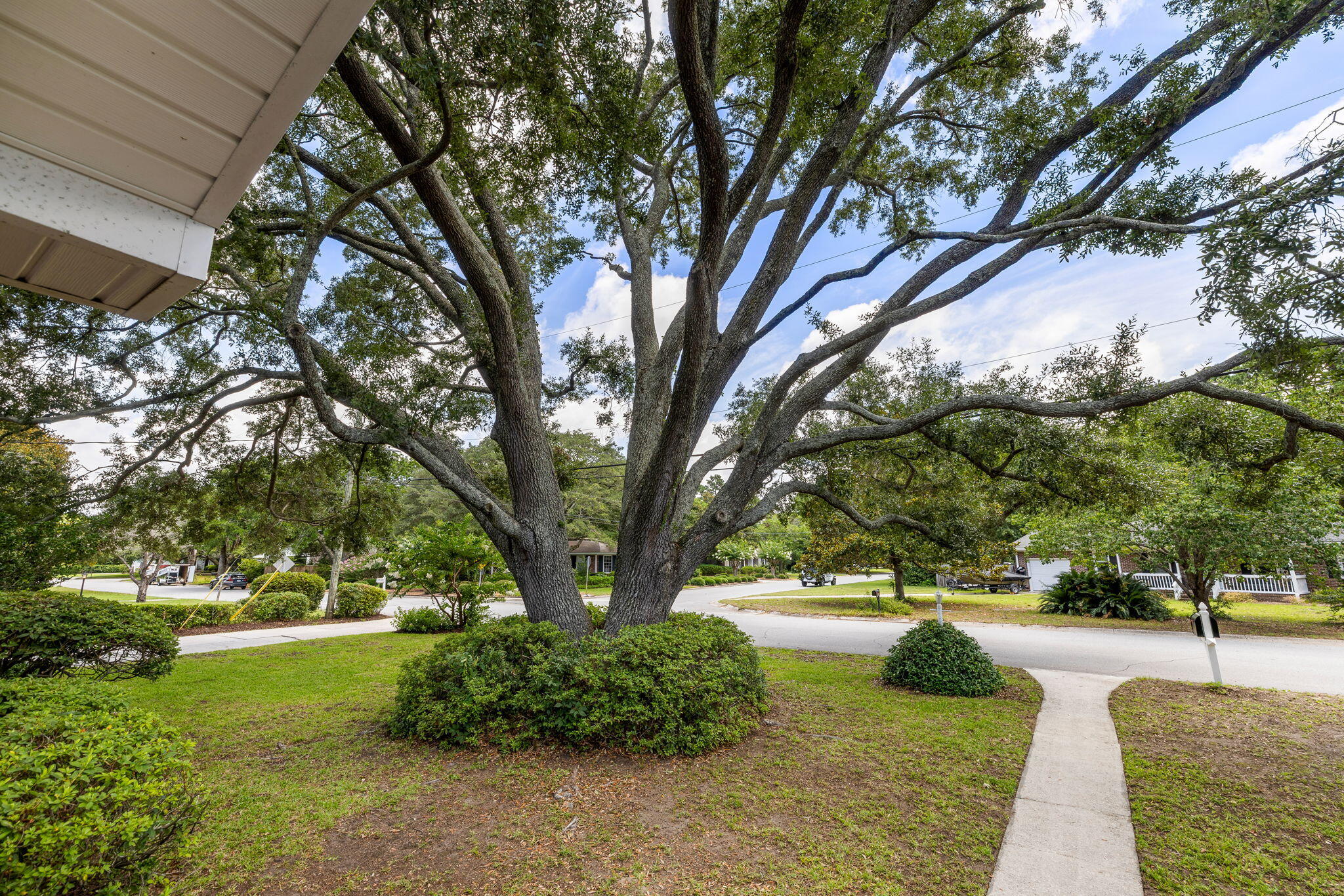 1335 Old Colony Road