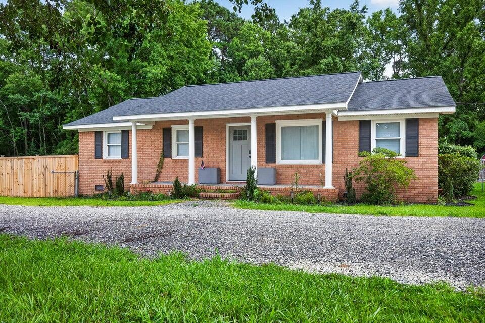 Photo of 504 W Butternut Road, Summerville, SC 29483 (MLS # 26022532)