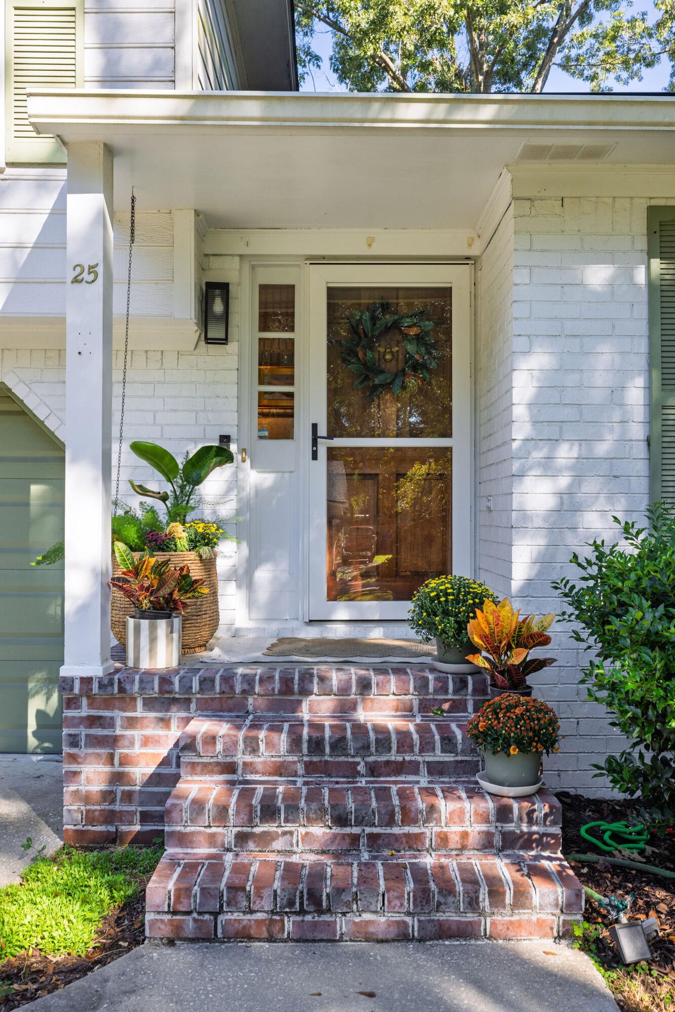 25 Hillcreek Boulevard
