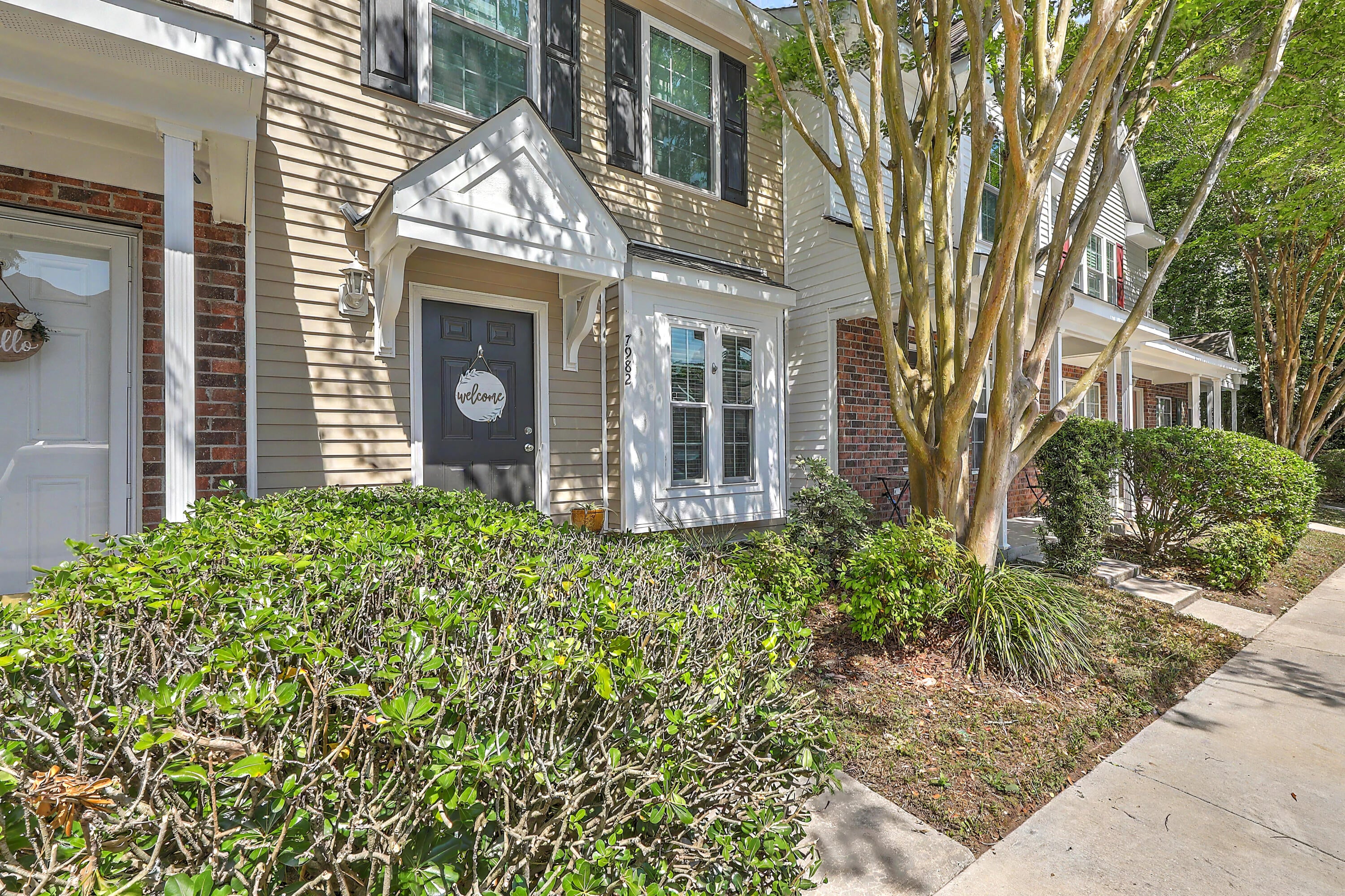 7982 Shadow Oak Drive