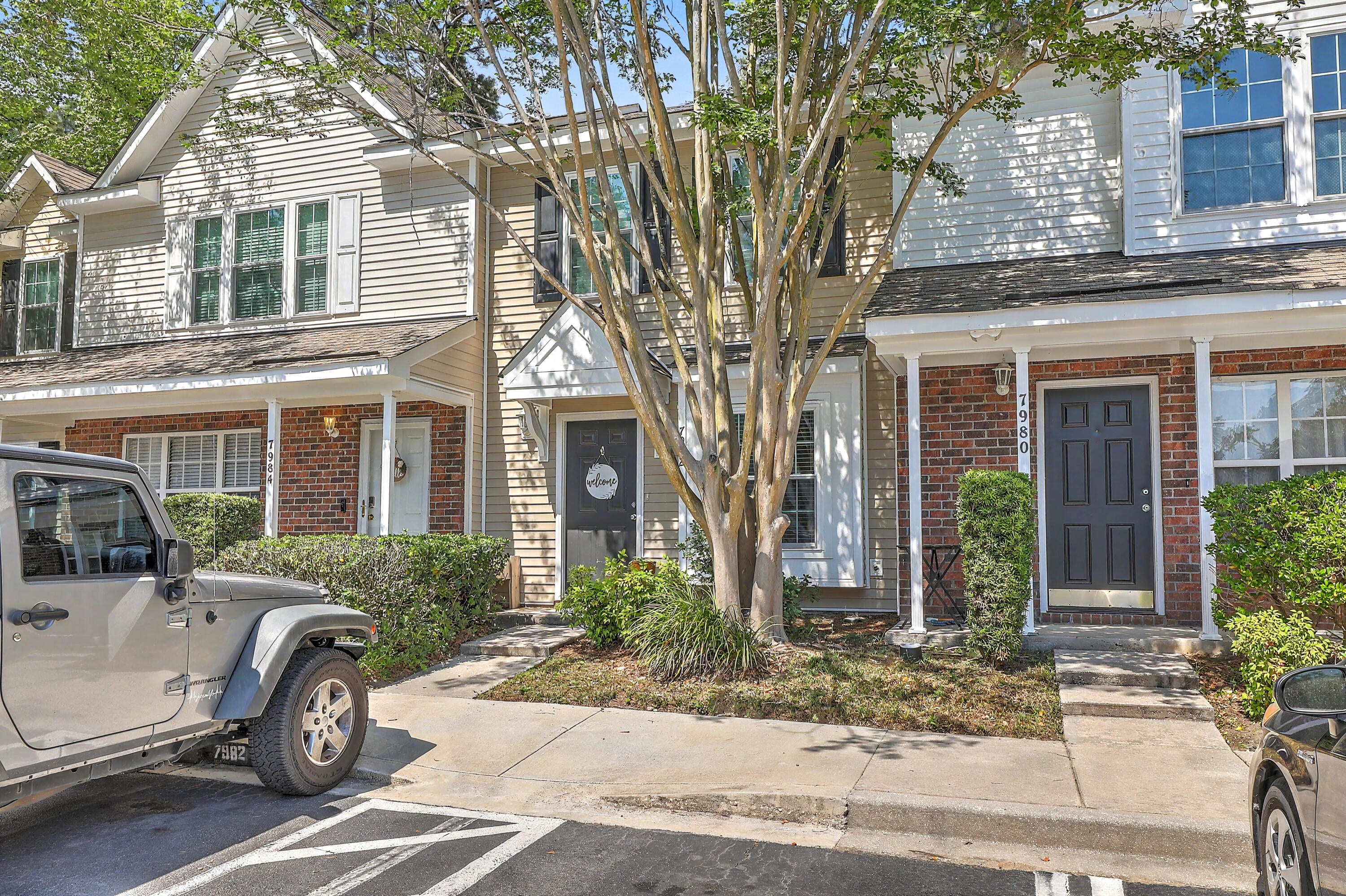 7982 Shadow Oak Drive