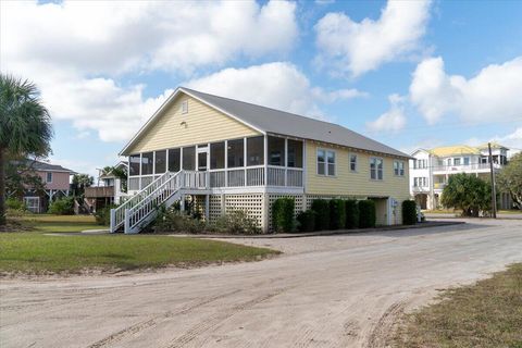 A home in Edisto Beach