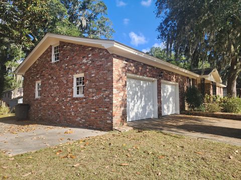 A home in North Charleston