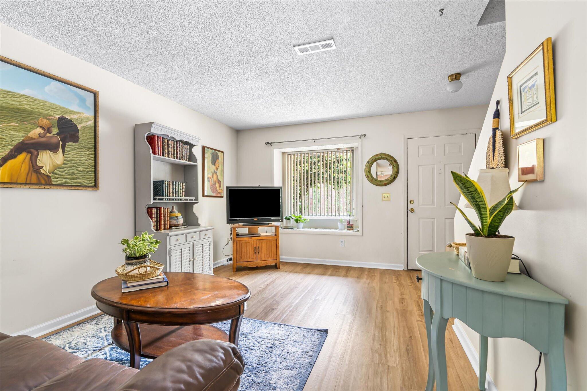 1057 Hunters Trace