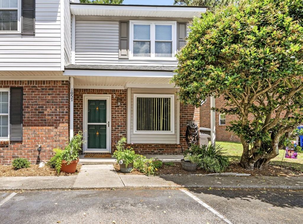 Photo of 1057 Hunters Trace, Mount Pleasant, SC 29464 (MLS # 26014127)
