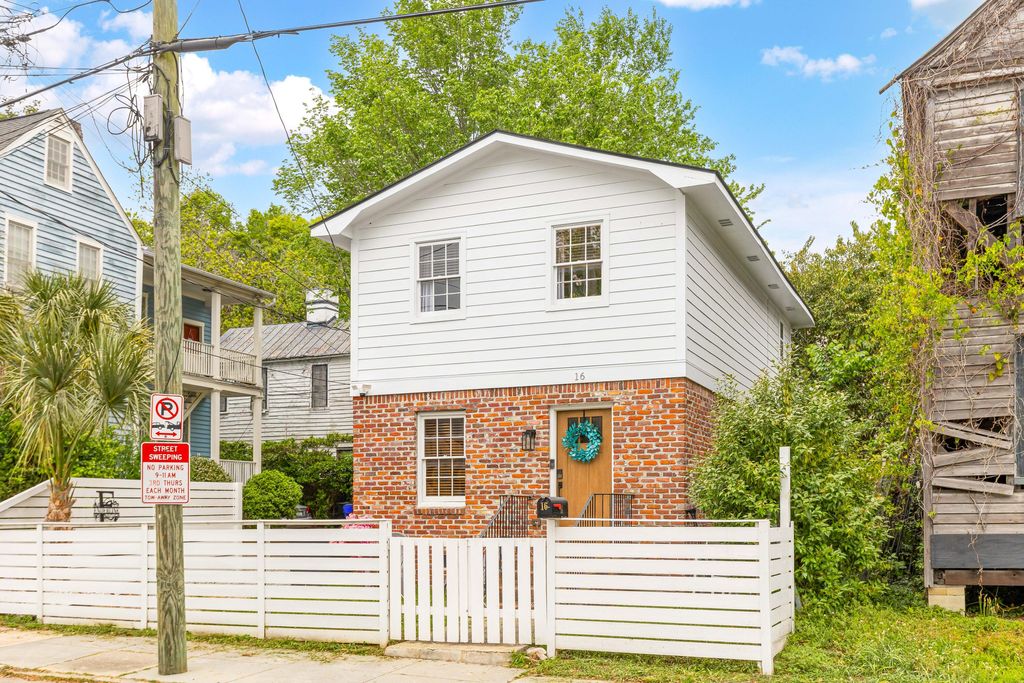 Photo of 16 Amherst Street, Charleston, SC 29403 (MLS # 26009857)