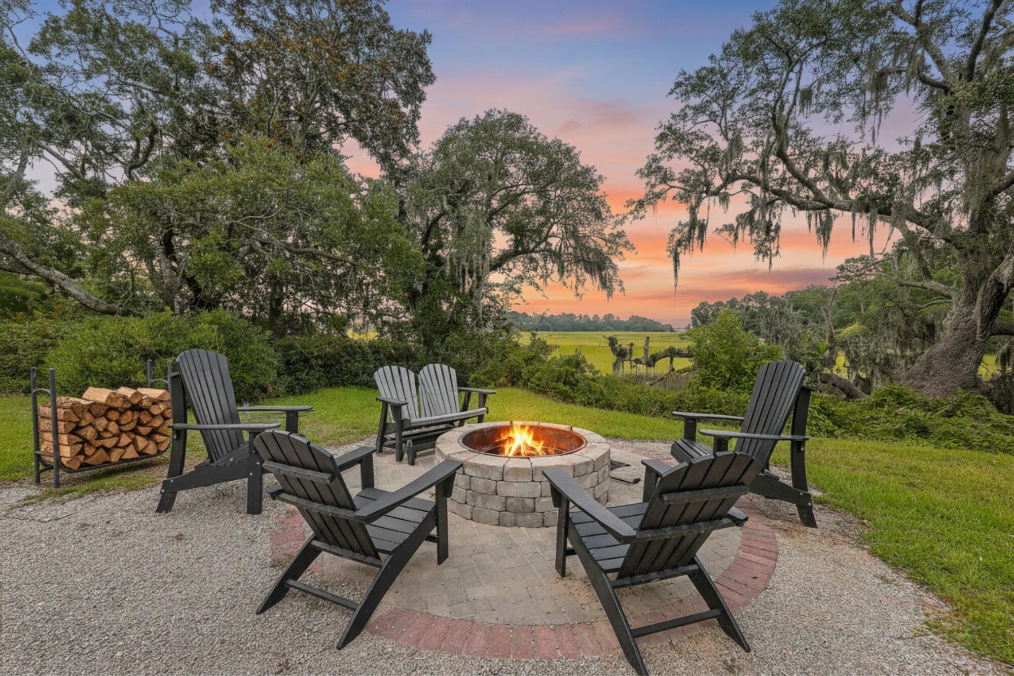 1032 Avenue Of Oaks