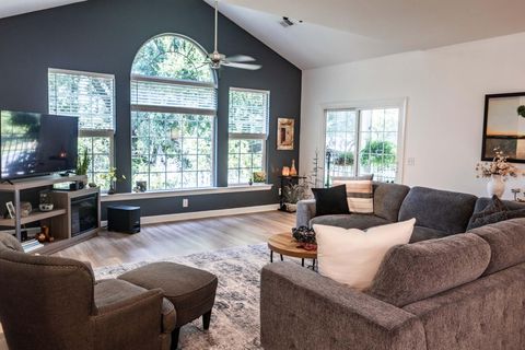 Photo of 168 Golfview Lane, Summerville, SC 29485 (MLS # 26007221)