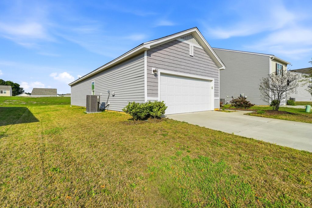 Photo of 426 Pender Woods Drive, Summerville, SC 29486 (MLS # 26008619)