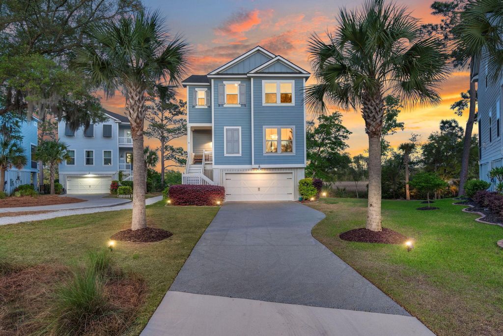 Photo of 808 Forrest Drive, Charleston, SC 29492 (MLS # 26010531)