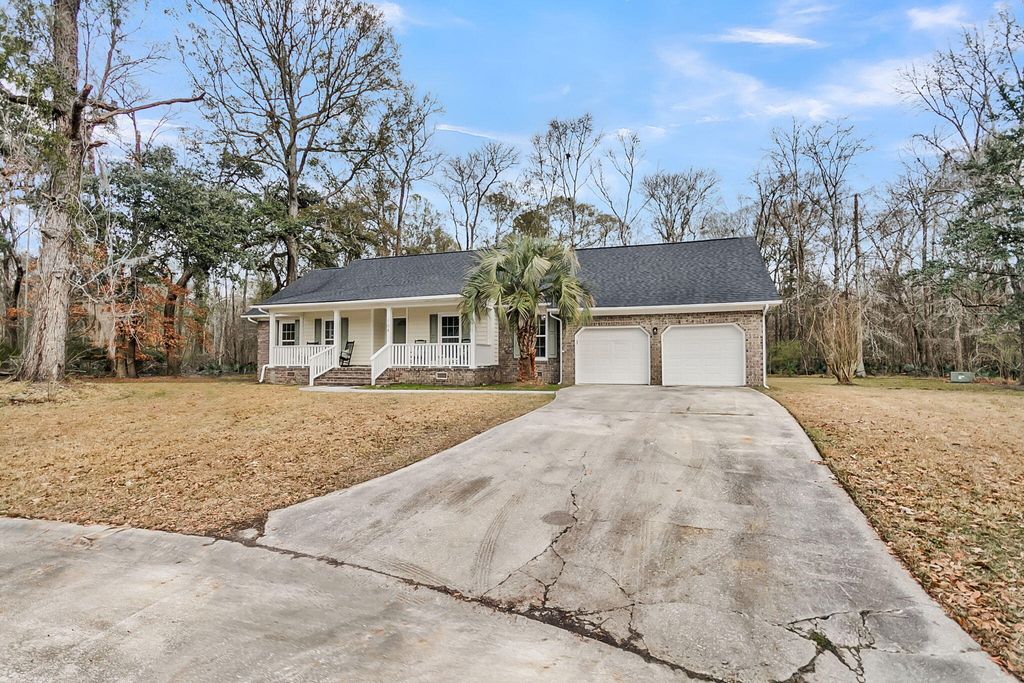 Photo of 104 Meadowlark Court, Summerville, SC 29485 (MLS # 26000836)