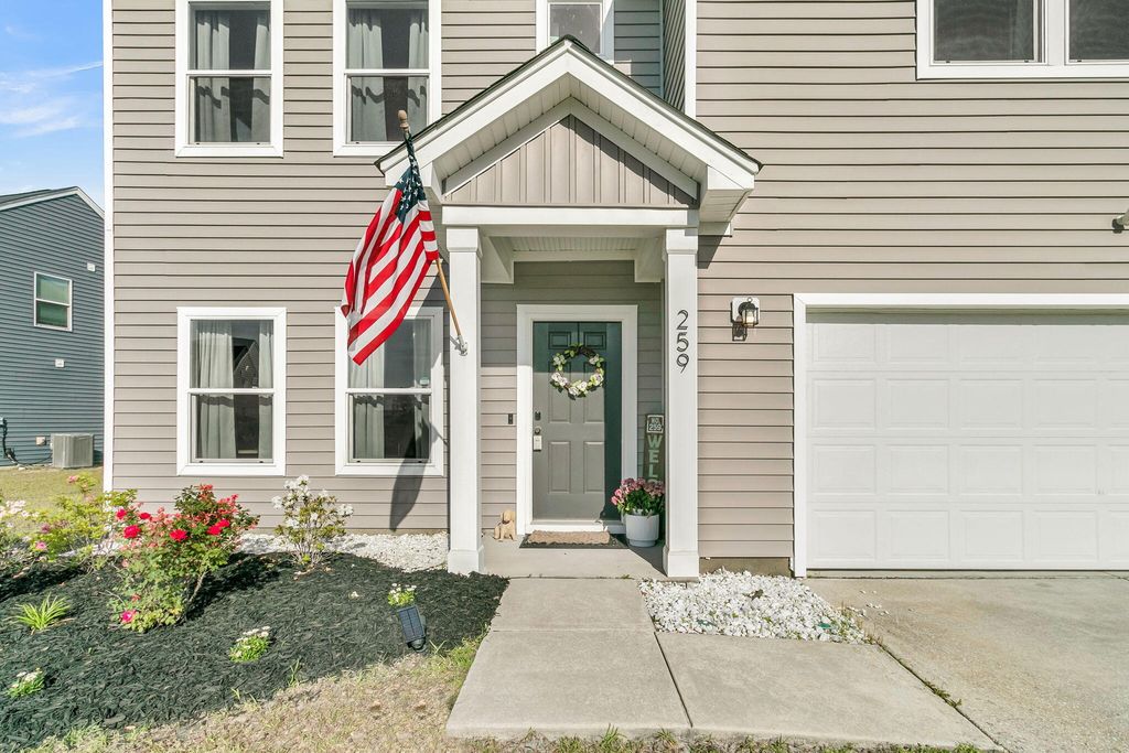 Photo of 259 Lucca Drive, Summerville, SC 29486 (MLS # 26010269)