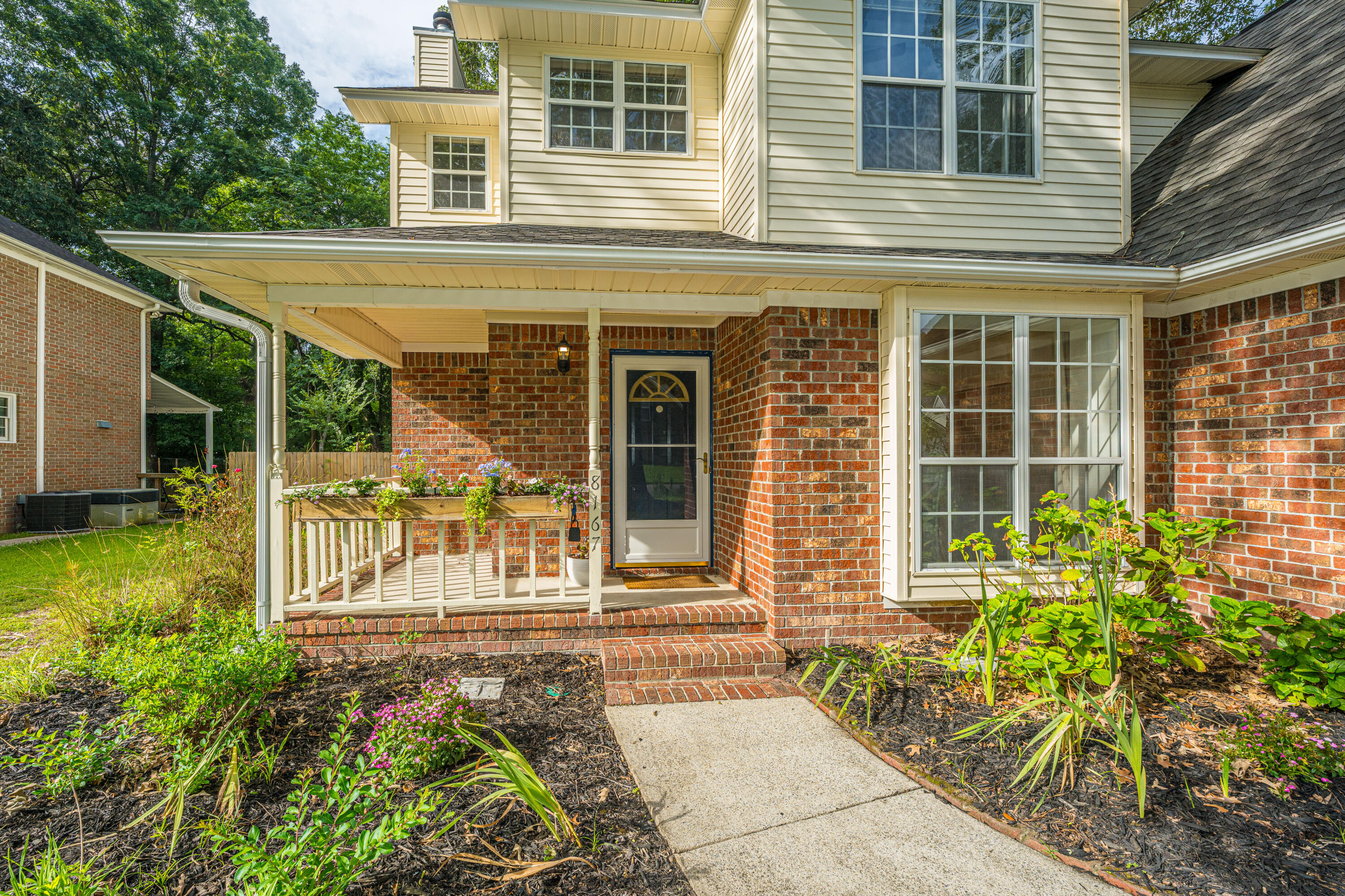 8167 Sherbrooke Lane