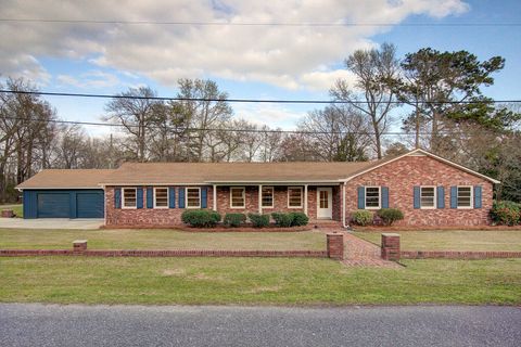 A home in North Charleston