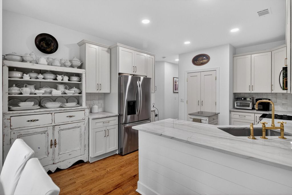 Photo of 1309 Country Wood Court, Mount Pleasant, SC 29466 (MLS # 26008642)