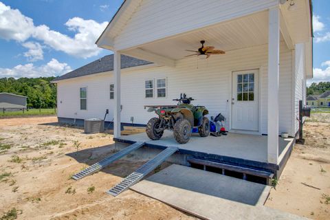 A home in Holly Hill