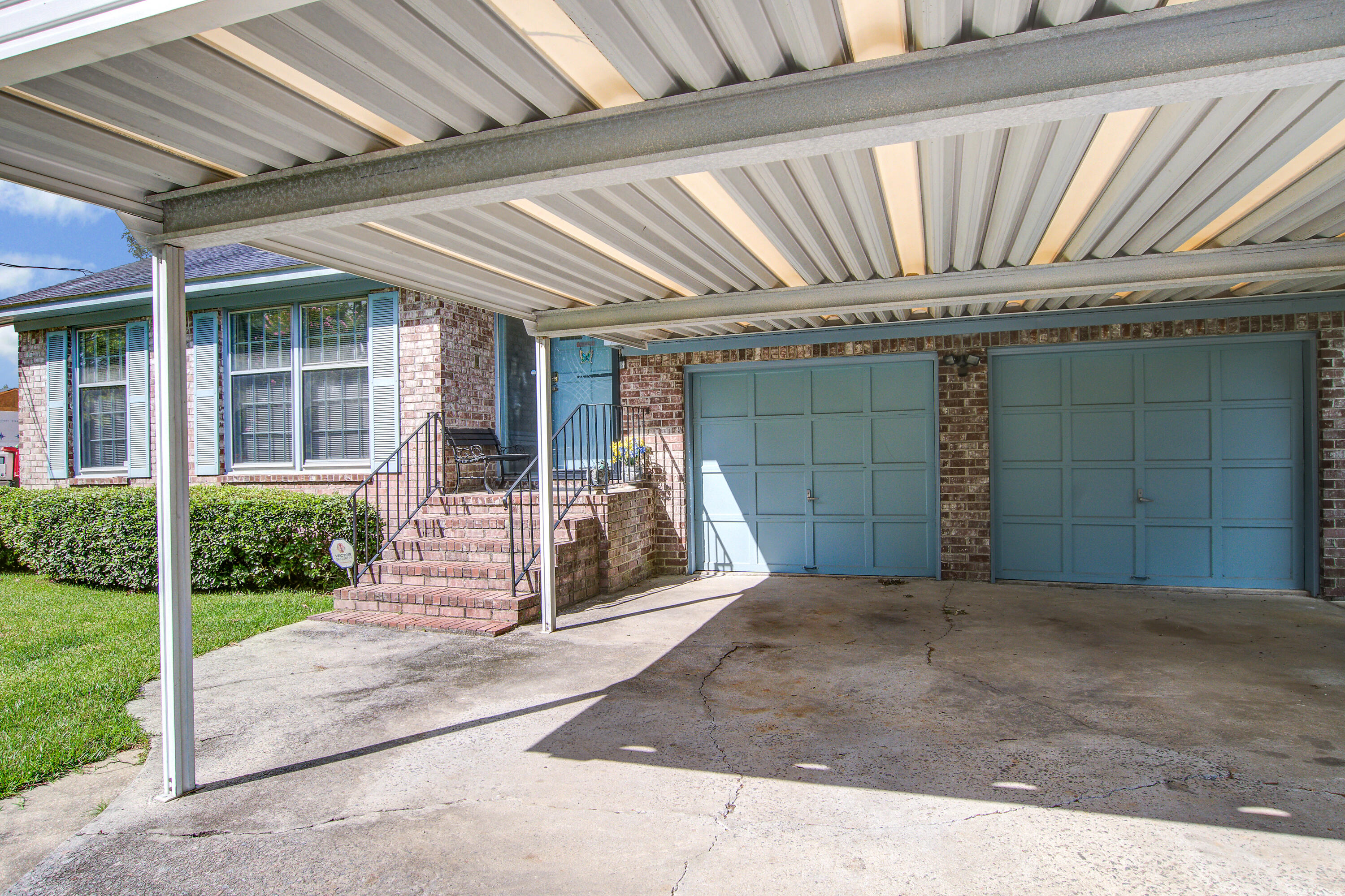 8899 Salamander Road