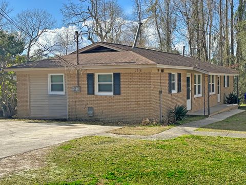 1516 N Avalon Circle Charleston SC 29407