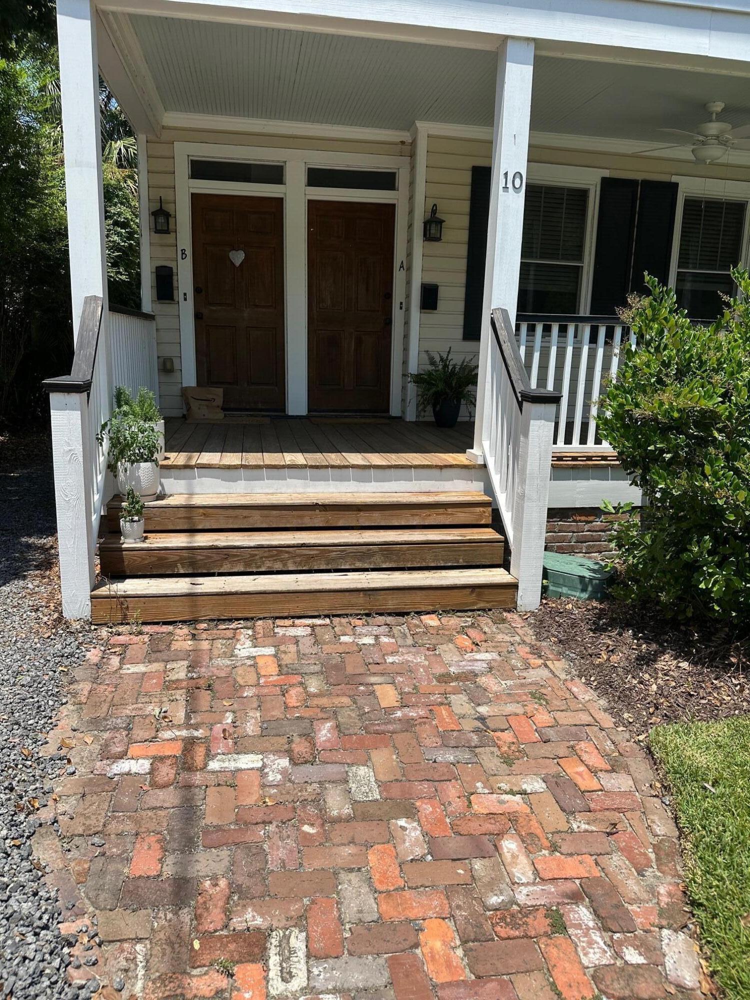 10 Dunnemann Avenue A