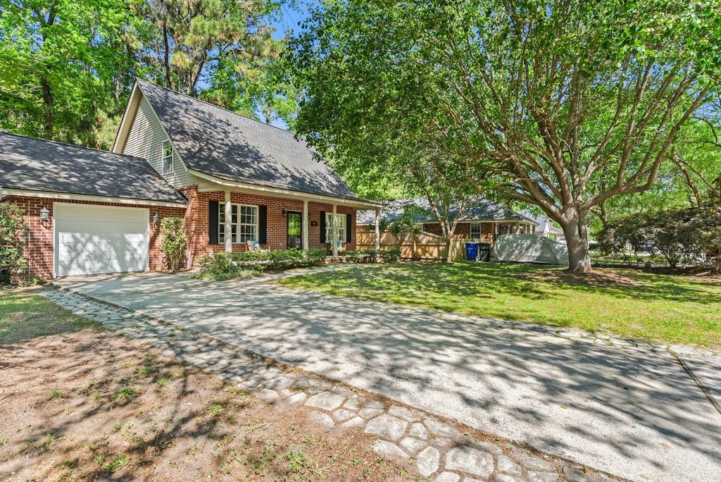 Photo of 981 Stono River Drive, Charleston, SC 29412 (MLS # 26010996)