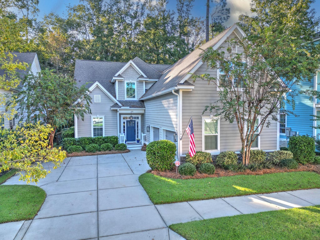 Photo of 195 Donning Drive, Summerville, SC 29483 (MLS # 26027990)