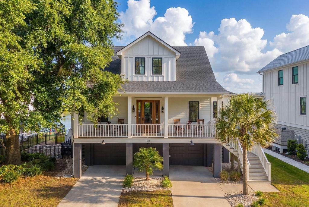 Photo of 1421 Appling Drive, Mount Pleasant, SC 29464 (MLS # 26013938)