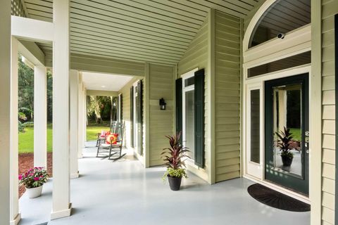 A home in Wadmalaw Island