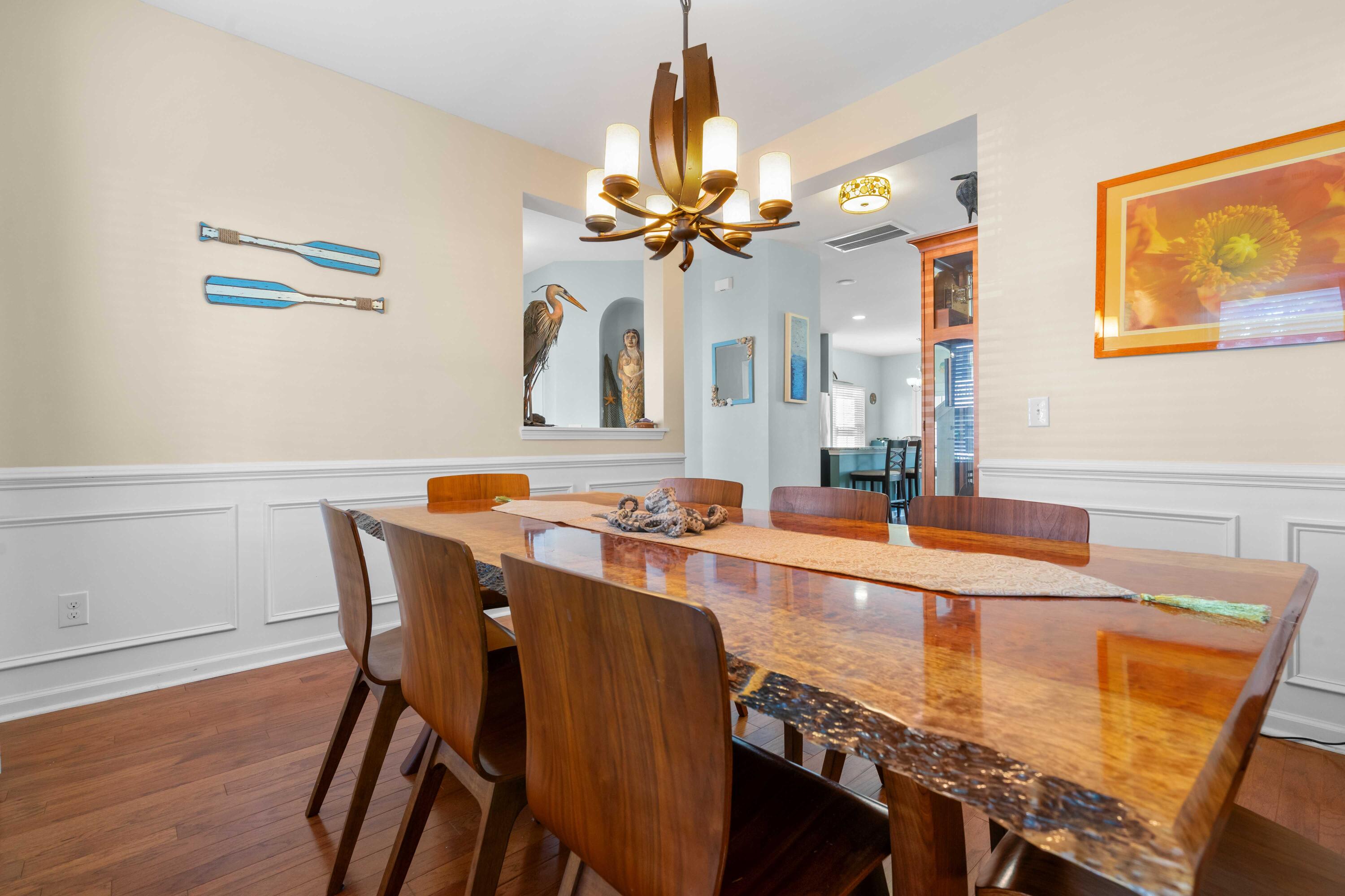 407 Forsythia Avenue