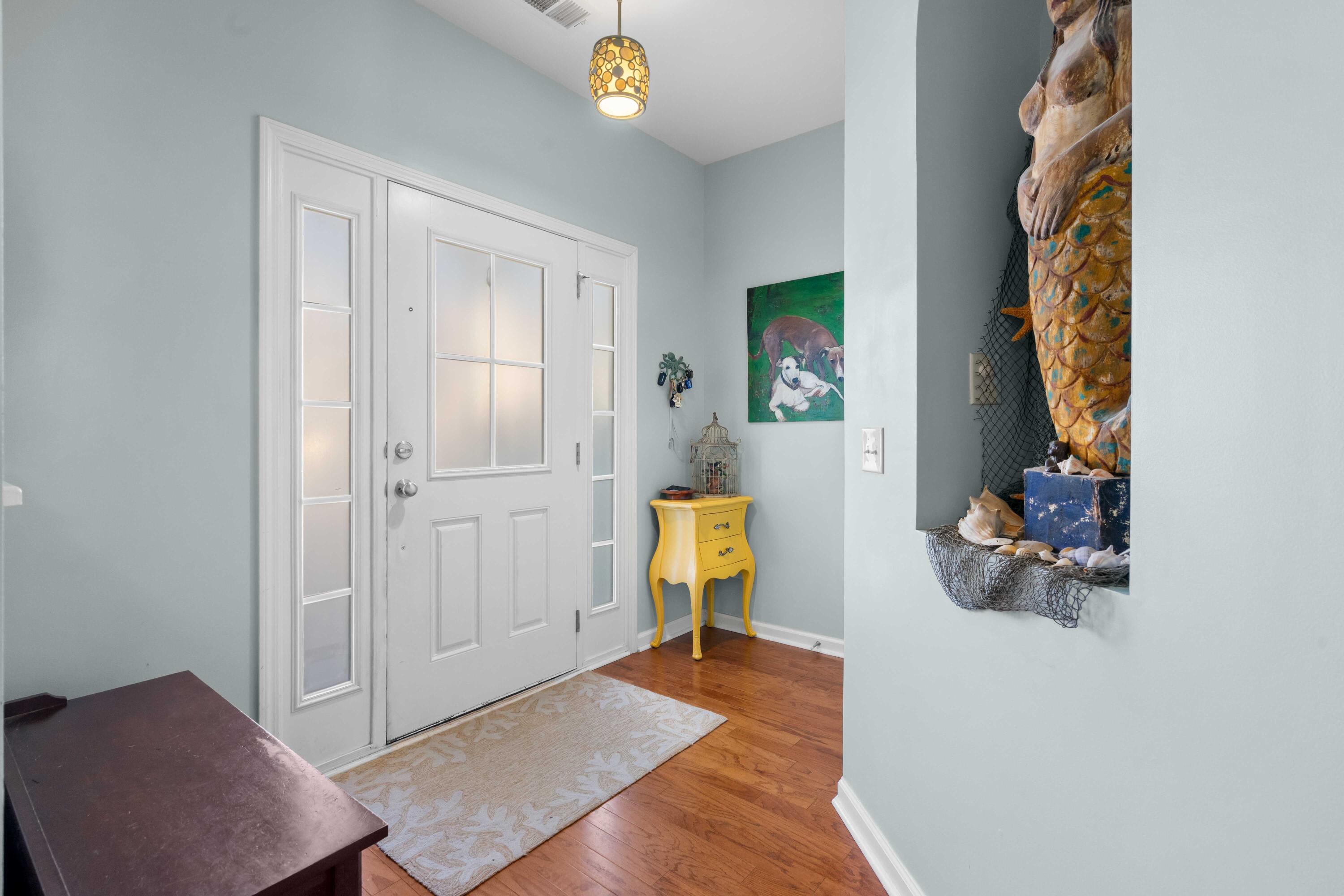 407 Forsythia Avenue