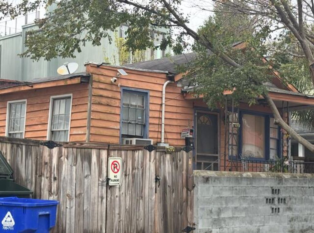 Photo of 8 N Sheppard Street, Charleston, SC 29403 (MLS # 25033211)