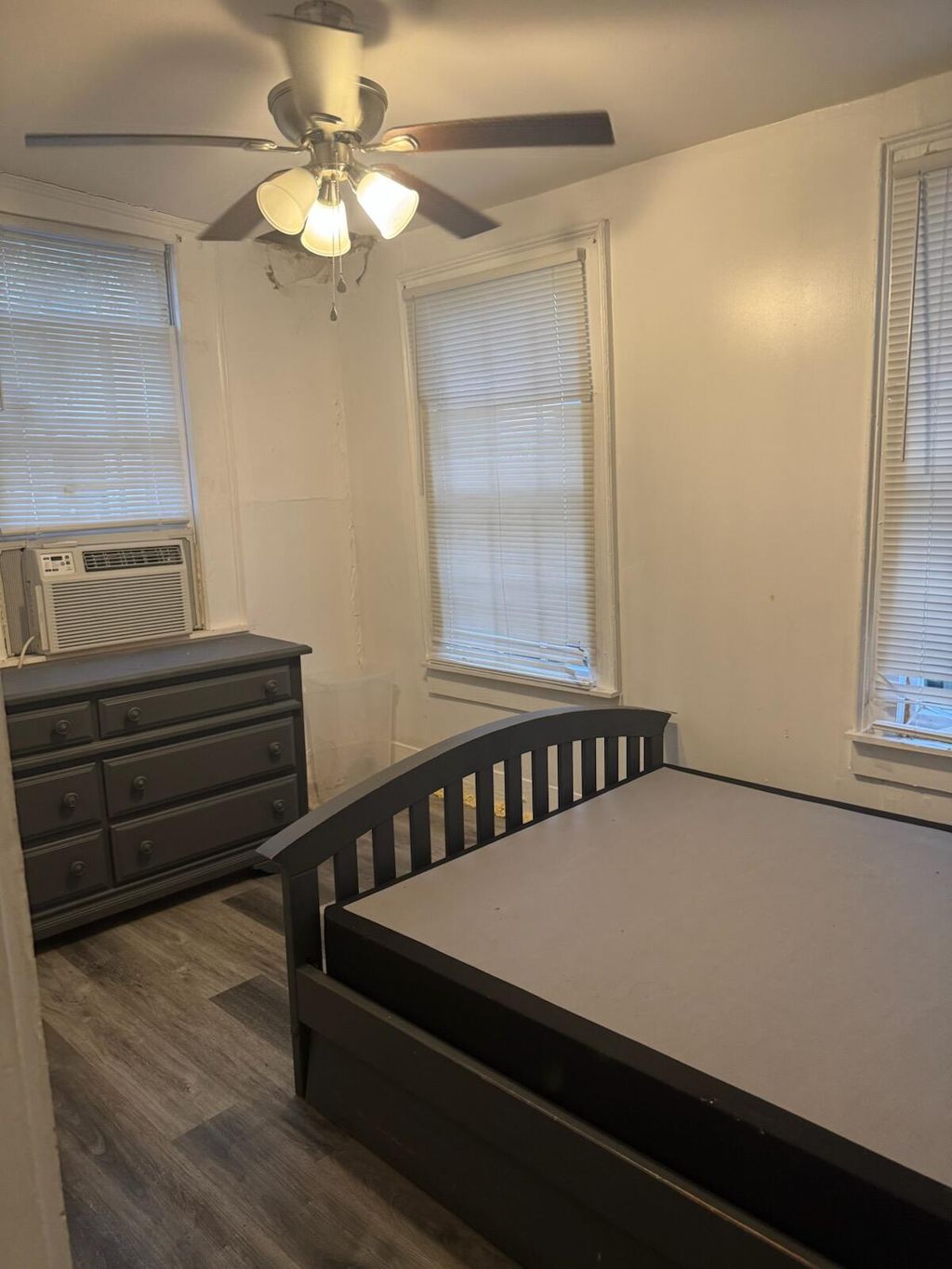 Photo of 8 N Sheppard Street, Charleston, SC 29403 (MLS # 25033211)