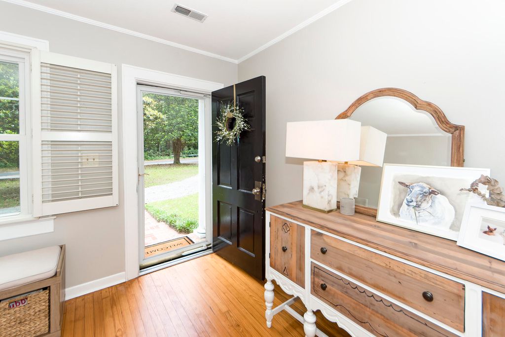 Photo of 117 Pine Grove Avenue, Summerville, SC 29483 (MLS # 25033166)