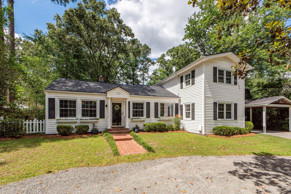 Photo of 117 Pine Grove Avenue, Summerville, SC 29483 (MLS # 25033166)