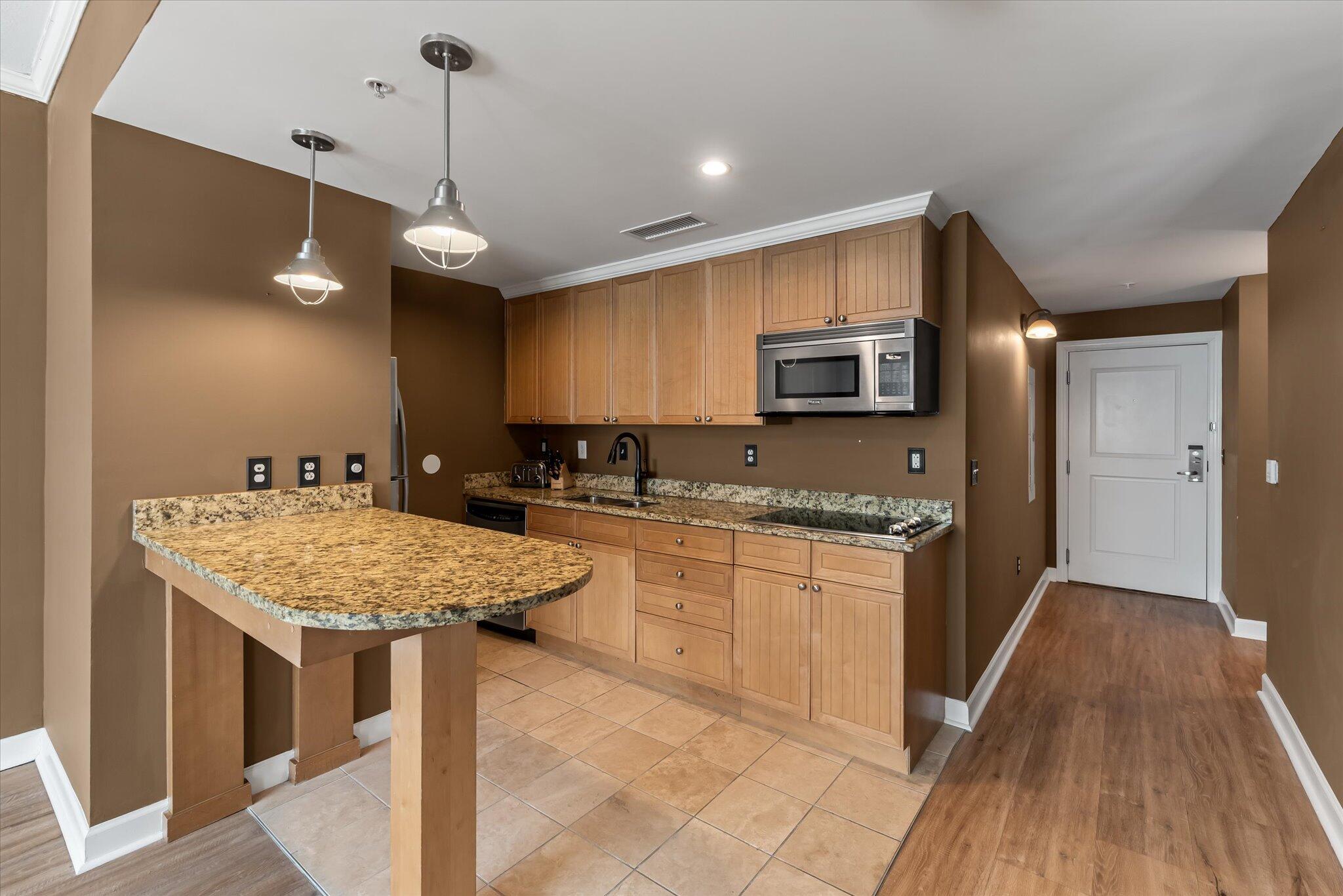 5804 Palmetto Drive A-404