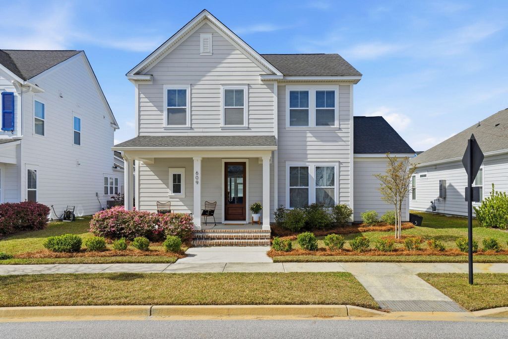 Photo of 609 Heartwood Ln, Summerville, SC 29486 (MLS # 26007804)