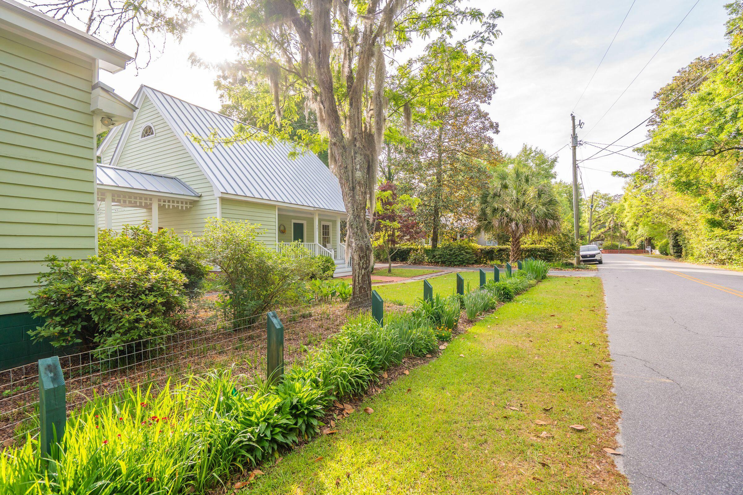 Summerville, South Carolina, 29483, United States, 3 Bedrooms Bedrooms, ,2 BathroomsBathrooms,Residential,Active,2036658