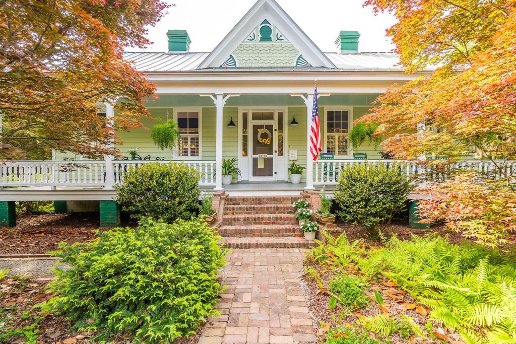 Photo of 317 Sumter Avenue, Summerville, SC 29483 (MLS # 26010623)