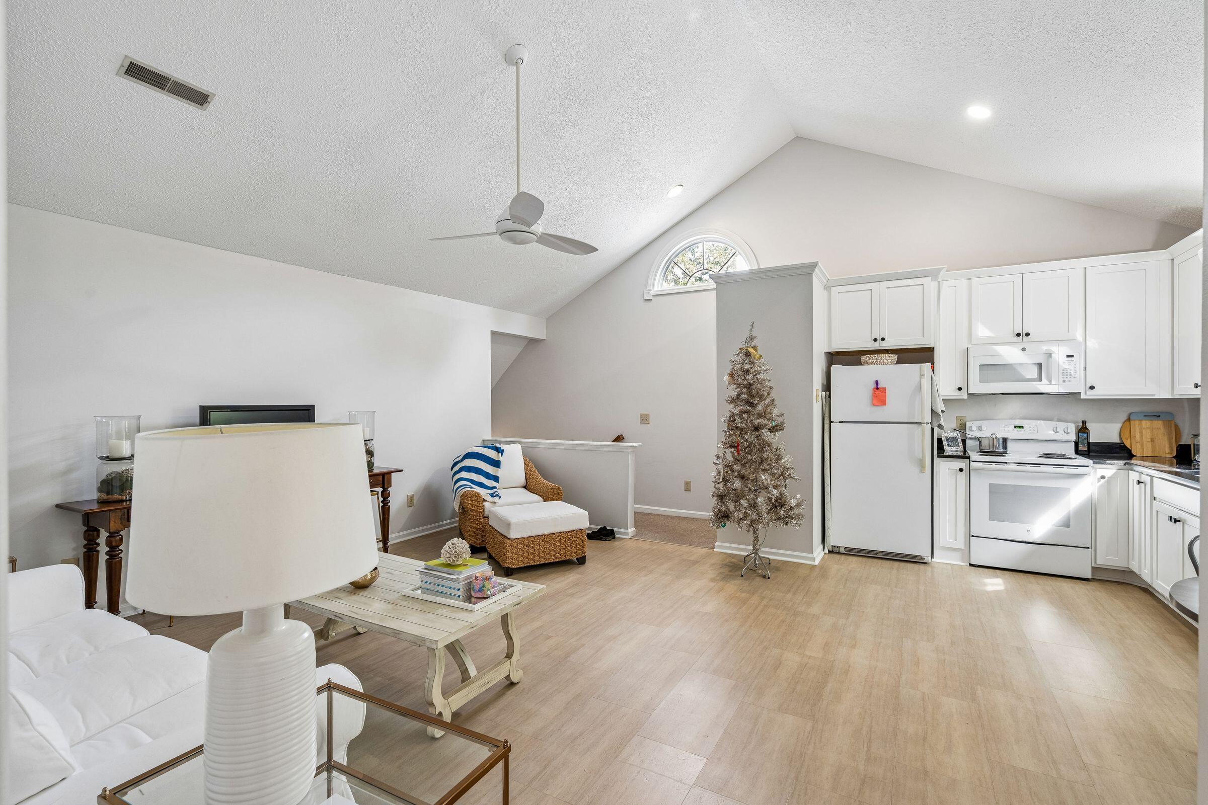 Summerville, South Carolina, 29483, United States, 3 Bedrooms Bedrooms, ,2 BathroomsBathrooms,Residential,Active,2036658