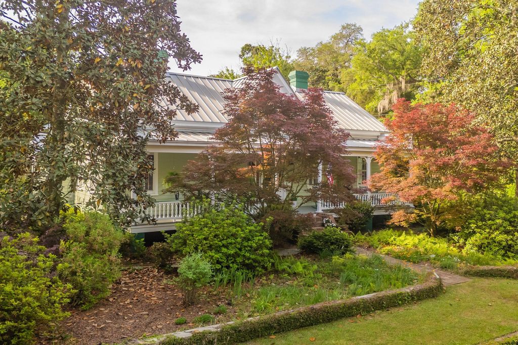 Photo of 317 Sumter Avenue, Summerville, SC 29483 (MLS # 26010623)