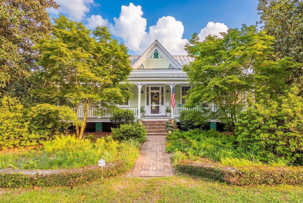 Photo of 317 Sumter Avenue, Summerville, SC 29483 (MLS # 26010623)