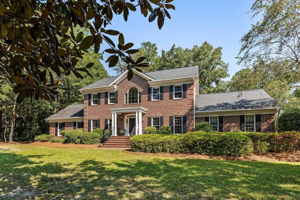 Photo of 117 Drayton Drive, Summerville, SC 29483 (MLS # 25026131)