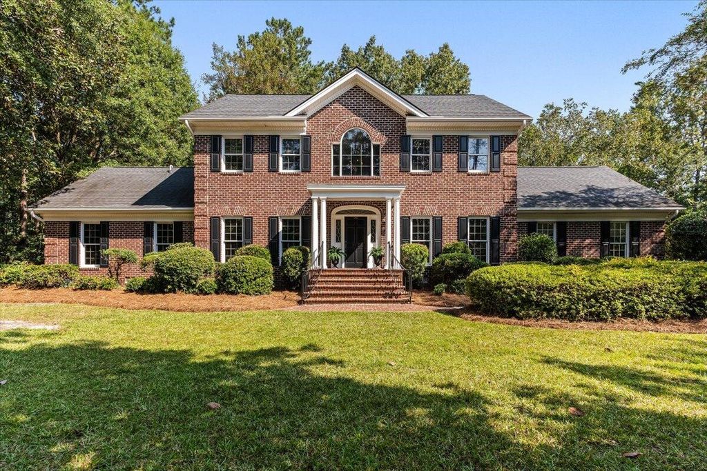 Photo of 117 Drayton Drive, Summerville, SC 29483 (MLS # 25026131)