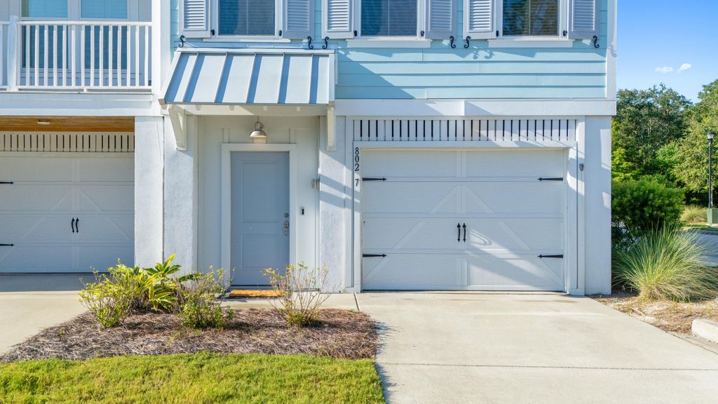 Photo of 802 Kings Oak Court #7, Charleston, SC 29492 (MLS # 25024607)