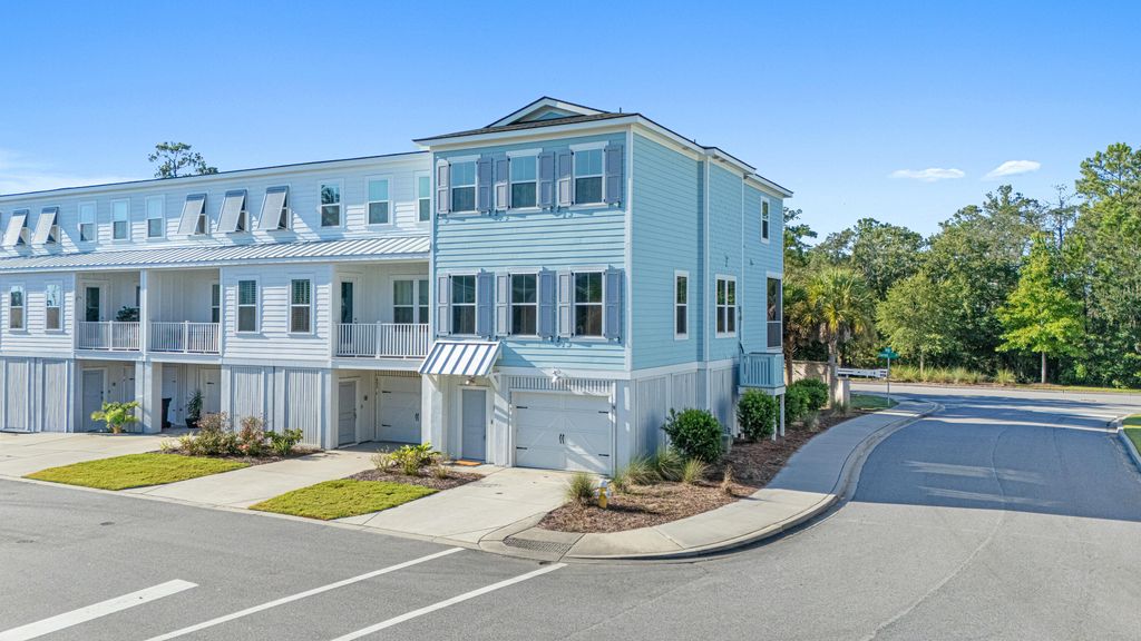 Photo of 802 Kings Oak Court #7, Charleston, SC 29492 (MLS # 25024607)