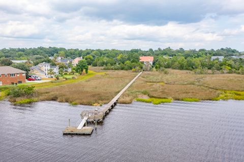 A home in North Charleston