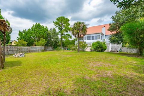 A home in North Charleston