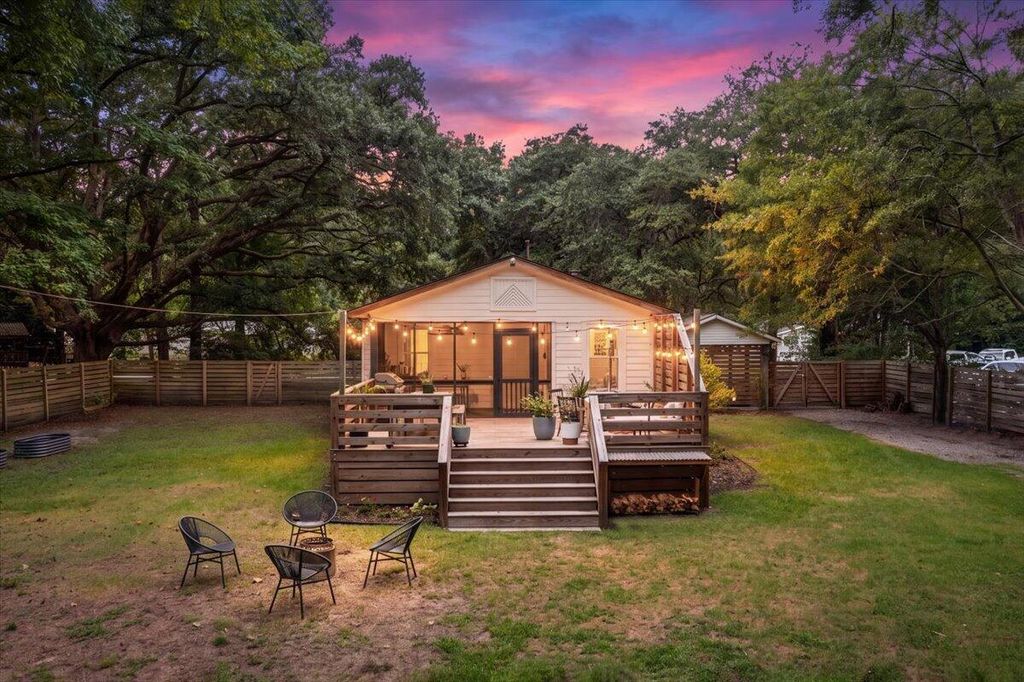 Photo of 1823 Pineland Drive, Johns Island, SC 29455 (MLS # 26020851)