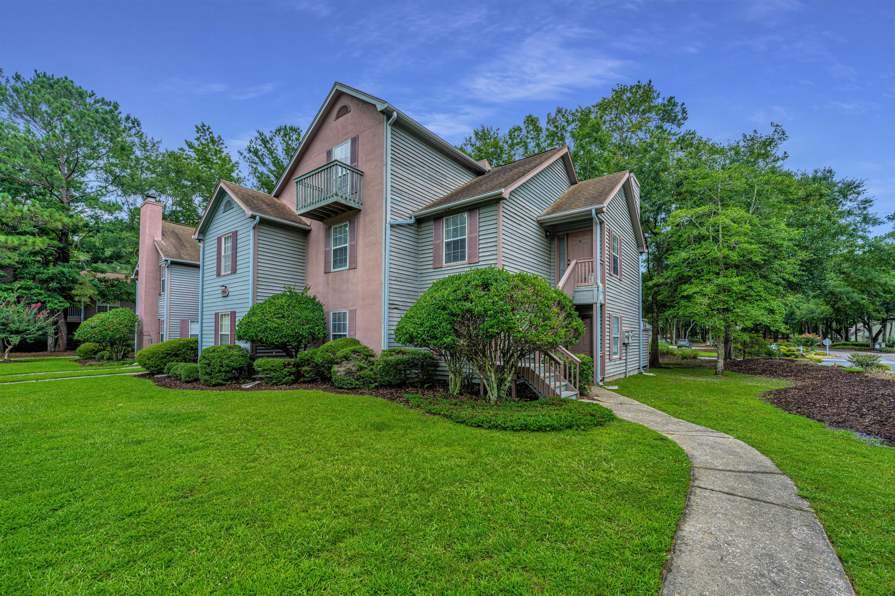 Photo 4 of 44 of 7910 Timbercreek Lane 1607 condo
